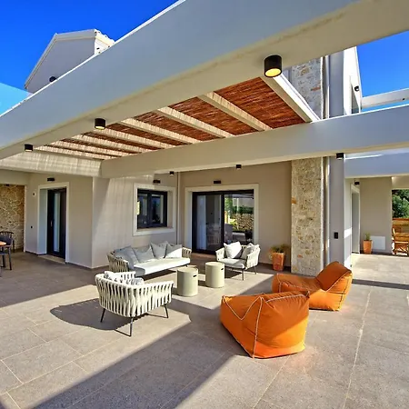 Luxury Ebellina Villa